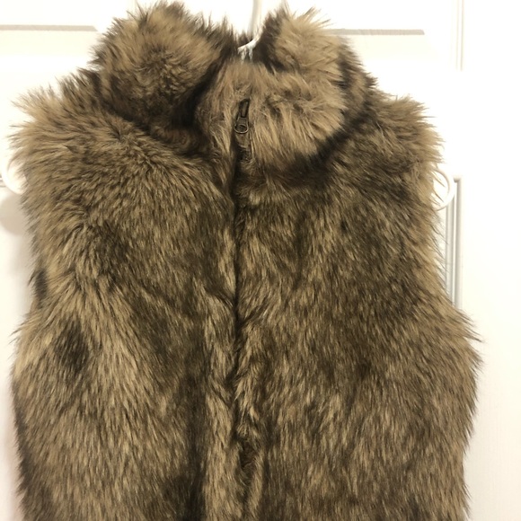 NWOT H&M Brown Faux Fur Vest - Picture 2 of 4